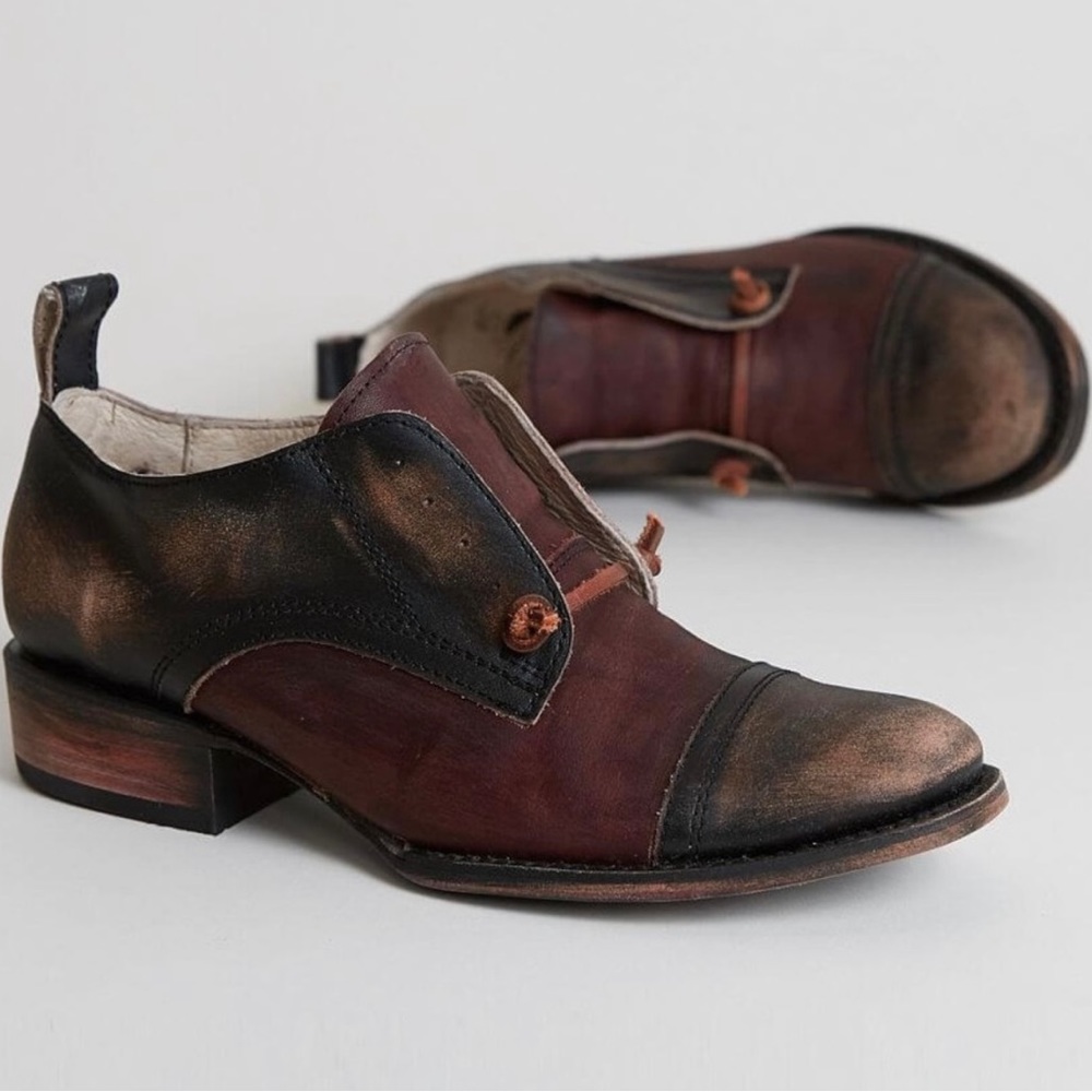 ISO SIZE 8 THIS COLOR , FREEBIRD MABEL STEVE MADDEN PLEASE MESSAGE ME THANK YOU